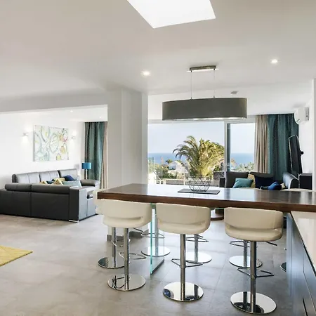 빌라 Luxury Mojones Stunning Seaviews Large Terraces & Private Pool 티아즈