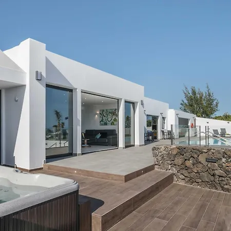 Luxury Mojones Stunning Seaviews Large Terraces Private Pool Tendereteros Puerto Del Carmen Villa *