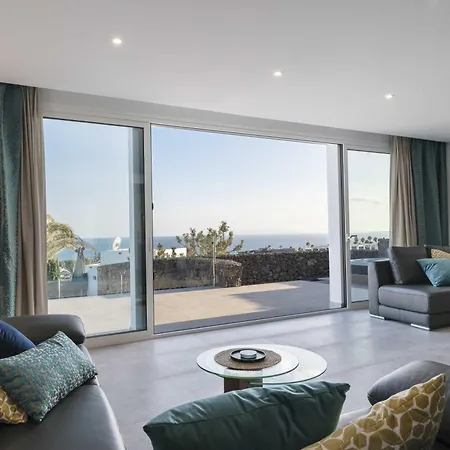 Luxury Mojones Stunning Seaviews Large Terraces Private Pool Tendereteros Puerto Del Carmen Villa *