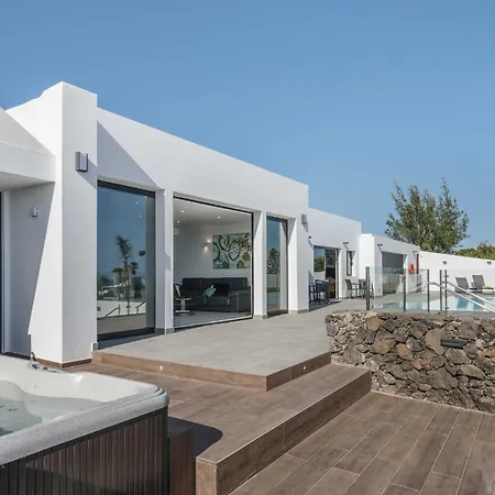 Luxury Mojones Stunning Seaviews Large Terraces & Private Pool * 티아즈