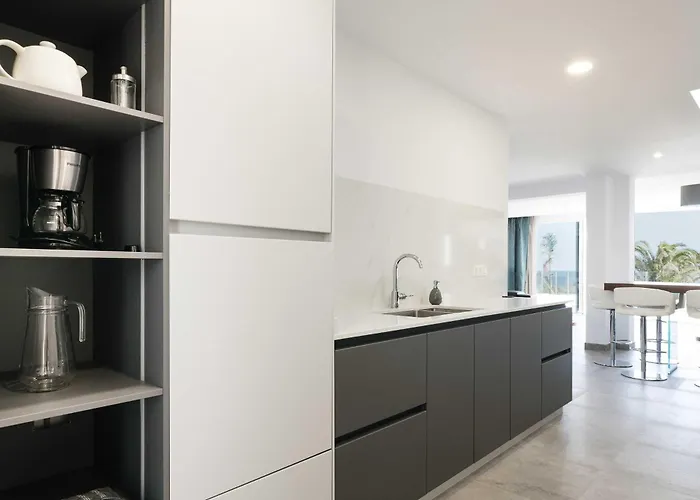 Luxury Mojones Stunning Seaviews Large Terraces & Private Pool 别墅