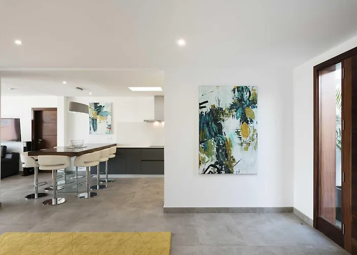 Luxury Mojones Stunning Seaviews Large Terraces & Private Pool 别墅